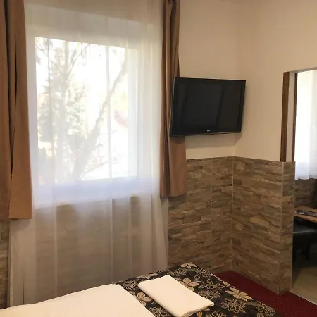Mosoly Szallashely Πανσιόν 2*