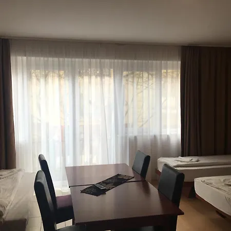Mosoly Szallashely 2* Σέγκεντ